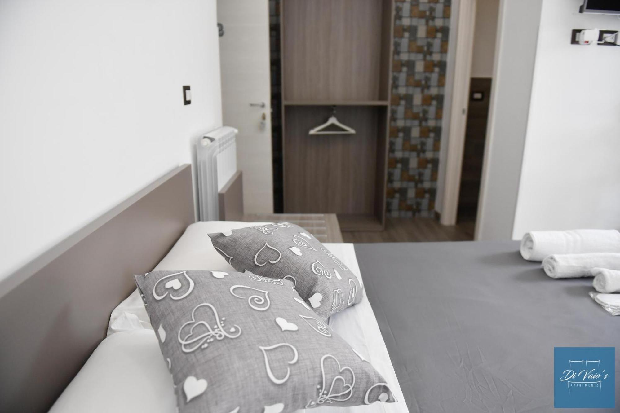 Di Vaio'S Apartments Naples Exterior photo