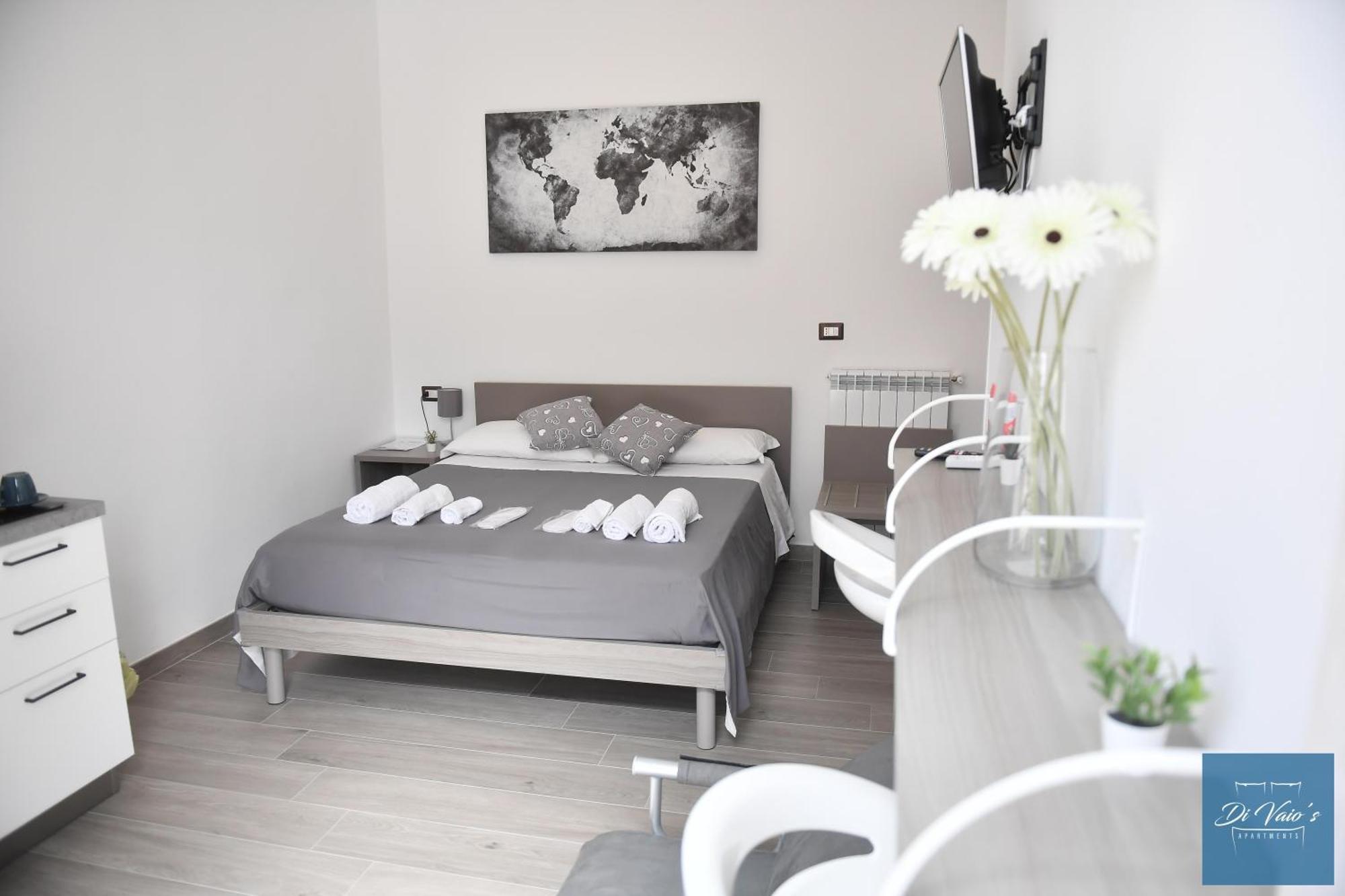Di Vaio'S Apartments Naples Exterior photo