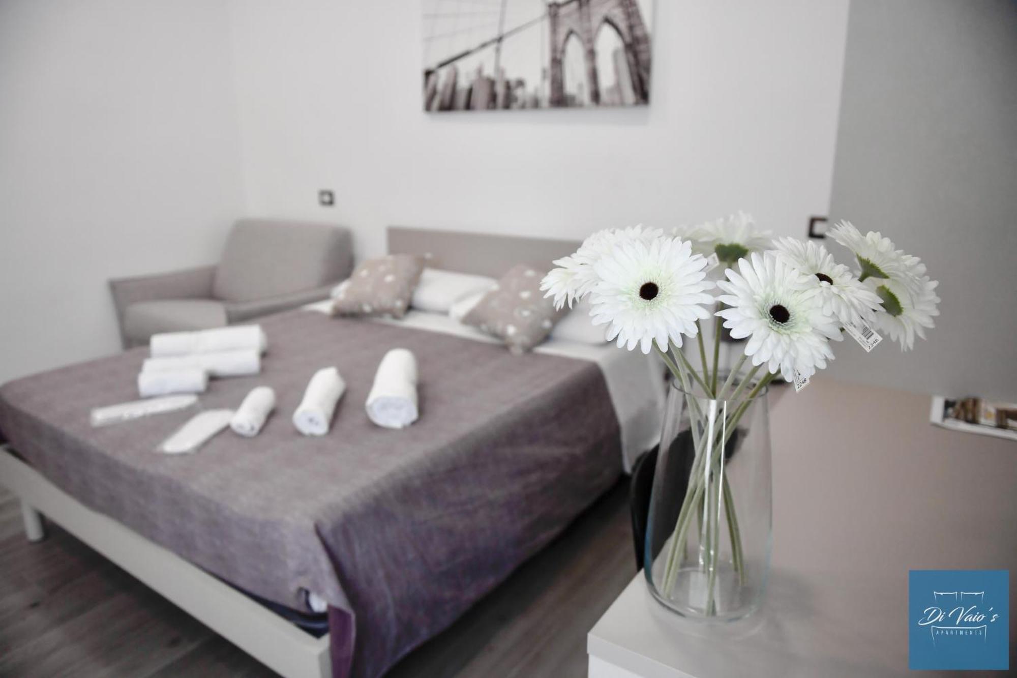 Di Vaio'S Apartments Naples Exterior photo