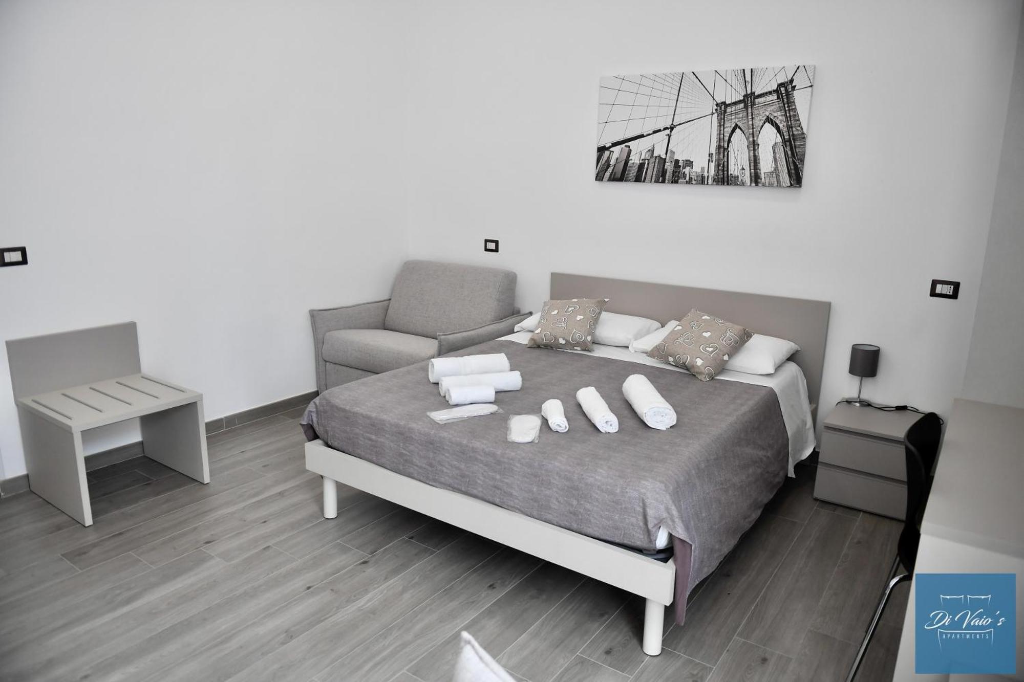 Di Vaio'S Apartments Naples Exterior photo